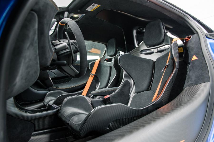 Интерьер McLaren 600LT Vega Blue 2019 года  (фото 12 из 36)